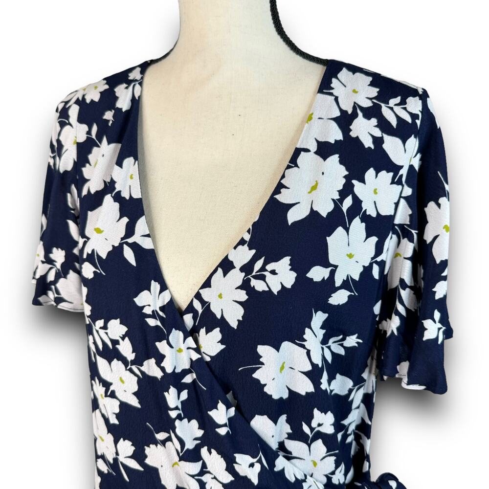 Blue Floral Wrap Mini Dress Vneck Short Sleeve Spring Summer Size Medium - Picture 4 of 10
